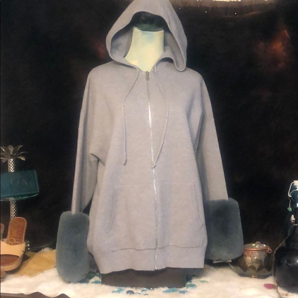 Saks Fifth Avenue zip up hoodie M/L (3055)